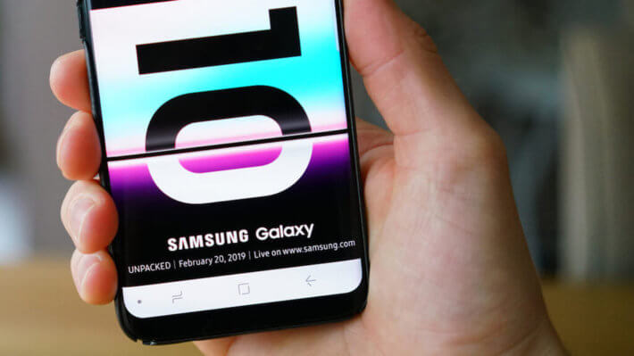  Samsung Galaxy S10   .   
