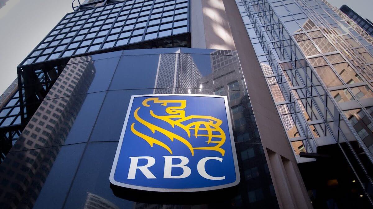 Ньюс роял. Королевский банк Канады. RBC Royal Bank. RBC банк Канады. Рояль банк Канада.