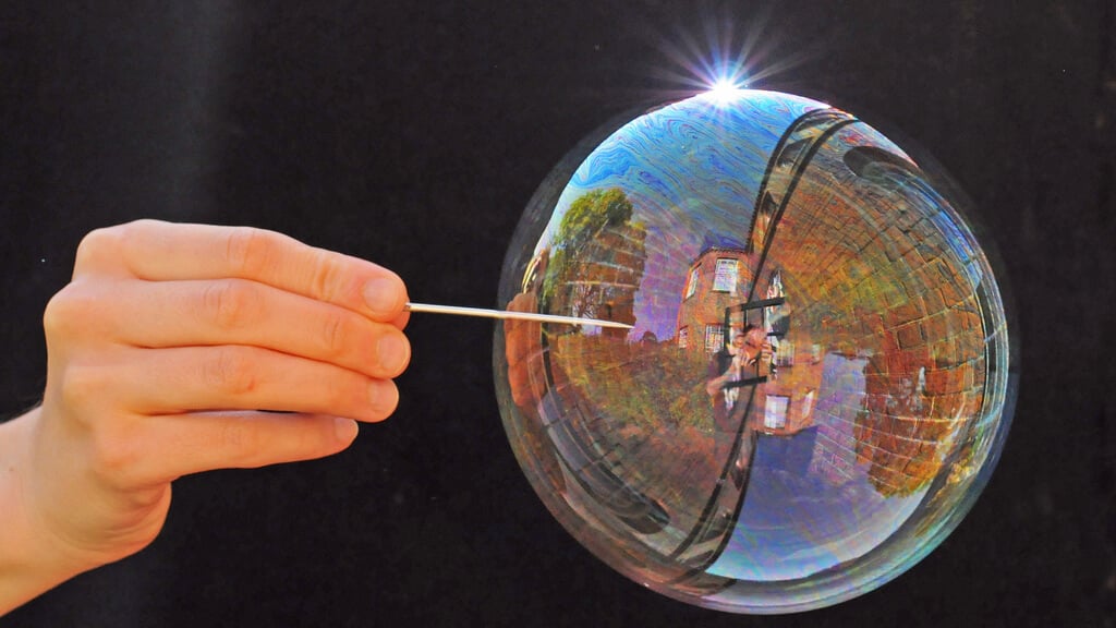Когда лопнет пузырь Биткоина — прогноз аналитика. Фото.
