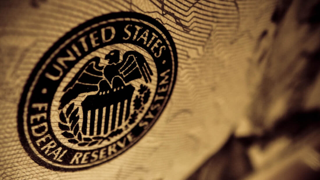 Заявление Федеральной резервной системы США снизило курс криптовалюты. Фото.
