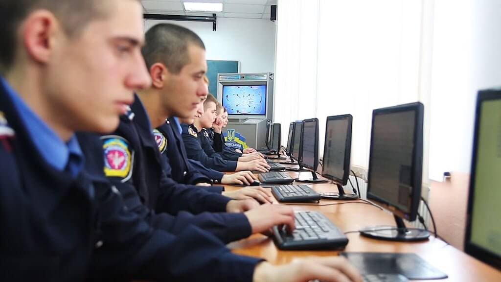 Киберполиция Украины не исключает полный запрет оборота криптовалют. Фото.