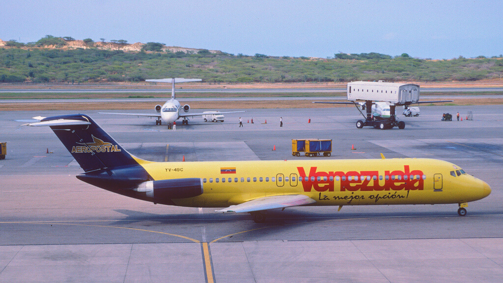 Авиакомпаниям Венесуэлы разрешили продавать билеты за «петро». Фото.