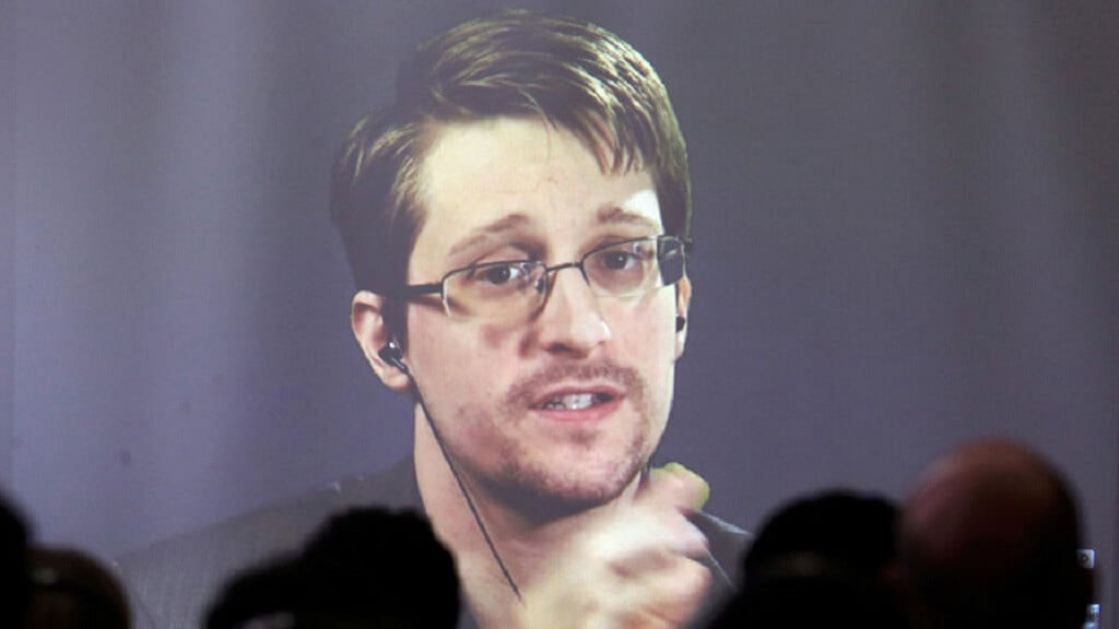 Сноуден: публичный блокчейн — основной недостаток Биткоина. Фото.