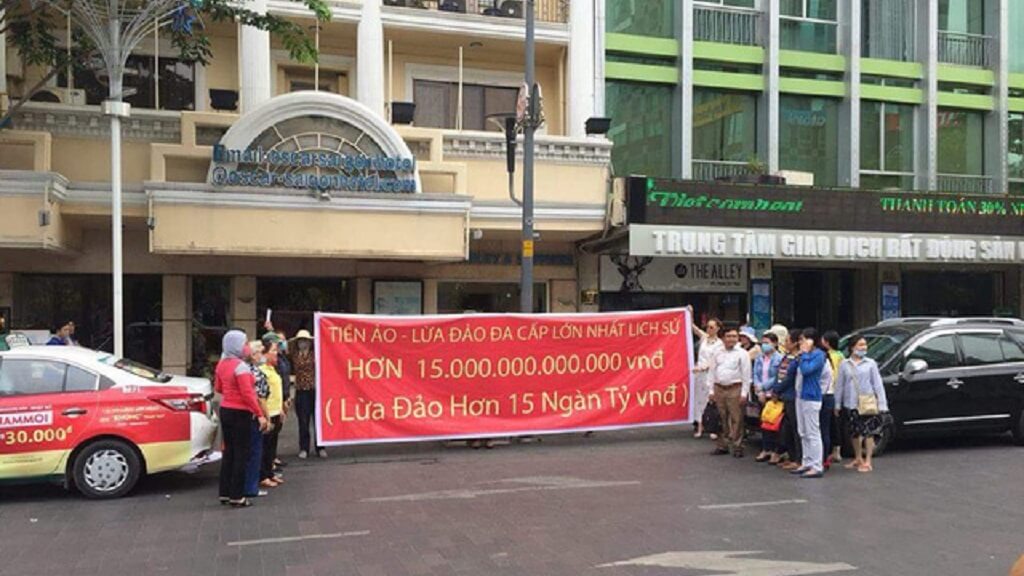 Вьетнамские власти обвинили стартап Modern Tech в краже 660 миллионов долларов, привлечённых на ICO. Фото.