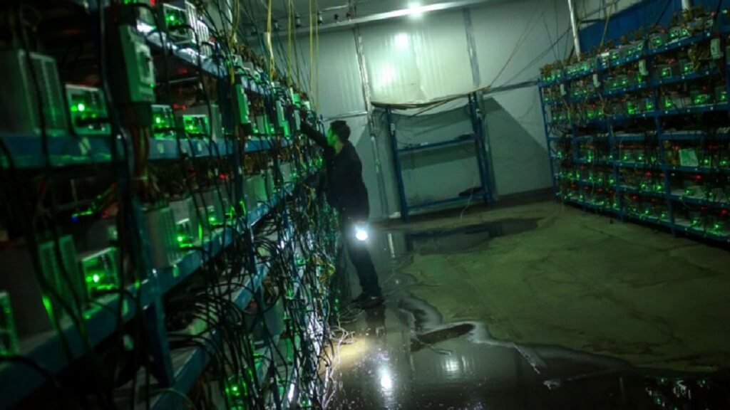 В Китае изъяли 600 устройств для майнинга. Их могли украсть у исландских шахтёров. Фото.