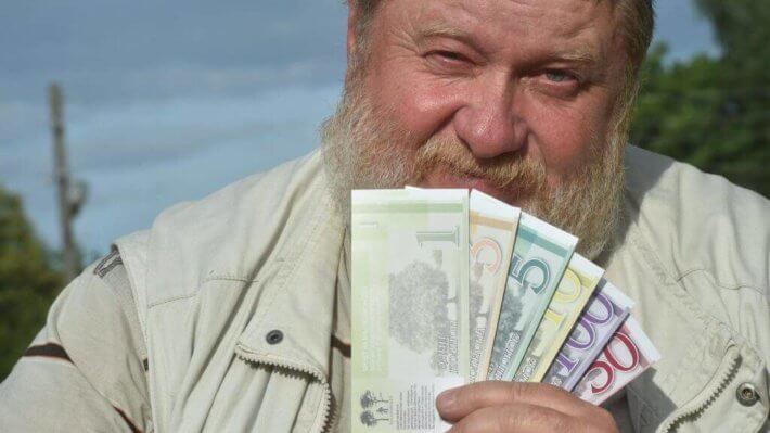 Российская криптодеревня. В Колионово фермеры отказываются от рубля в пользу криптовалюты. Фото.