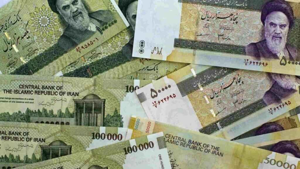 Национальная валюта Ирана обесценивается быстрее Биткоина. Фото.
