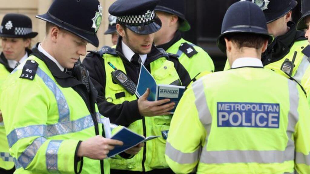 Элементарно, Ватсон: лондонских полицейских научат разбираться в криптовалютах. Фото.