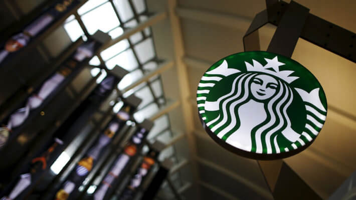 Кофе за монеточку: Starbucks может запустить приём биткоинов. Фото.