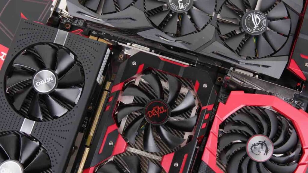 AMD готовится к выпуску новой видеокарты. Ждём топовую RX 590? Фото.