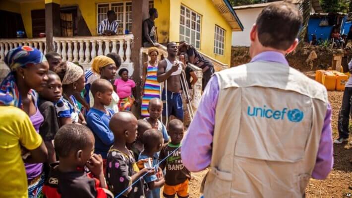 На Луну: французская UNICEF принимает пожертвования в криптовалюте. Фото.