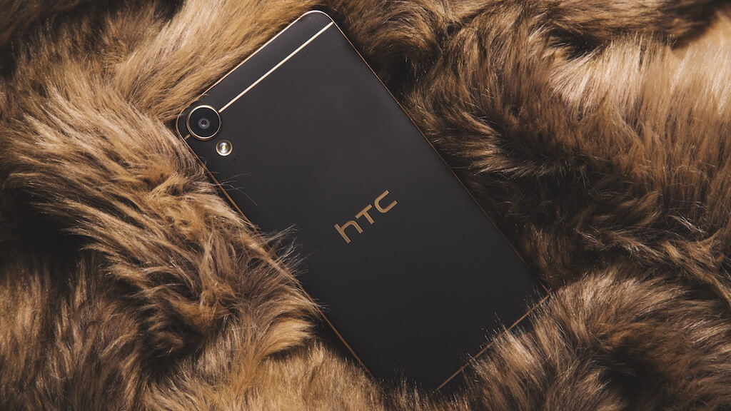 HTC выпустила первый смартфон на блокчейне. Купить можно только за криптовалюты. Фото.