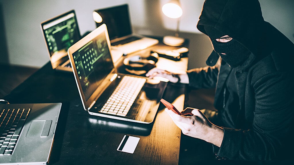 Криптоджекинг набирает серьёзные обороты. Чего ждать от хакеров в 2019? Фото.