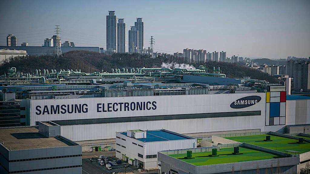 Samsung делает ставку на Биткоин и производит чипы для майнинга. Фото.