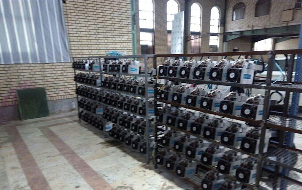Метод 5: Что насчёт мечетей? Майнинг-ферма в иранской мечети. Источник: Bitcoin News. Фото.