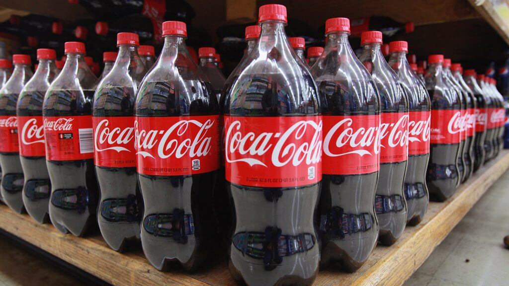 Подразделение Coca-Cola тестирует блокчейн для поставок продукции. Фото.
