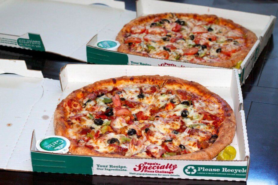 Первая из первых новостей Биткоина. Те самые две пиццы за 10 тысяч биткоинов. Источник: Bitcointalk. Фото.