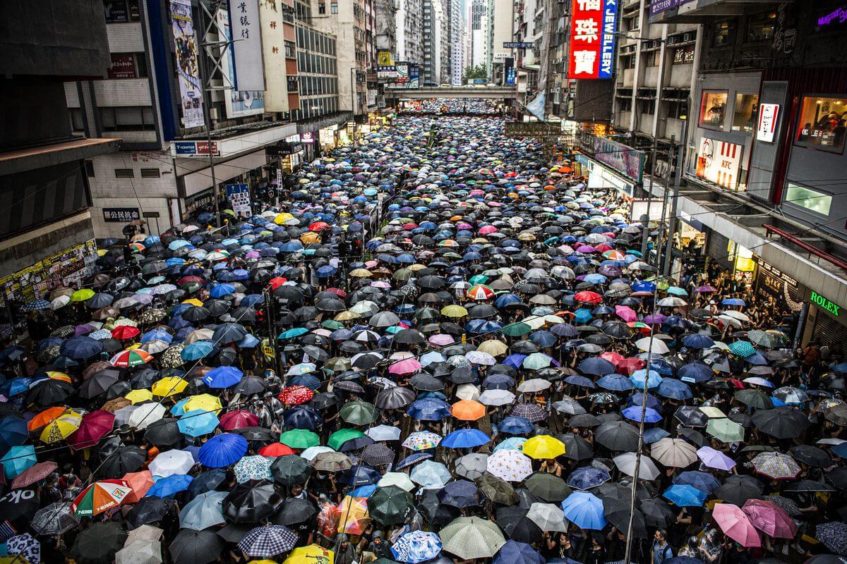 Изъятие смартфонов в Гонконге опасно для всех: комментарии пользователей криптовалют. В 2019 году Гонконг был свидетелем массовых протестов по поводу экстрадиции осужденных в Китай. Источник: Vox. Фото.
