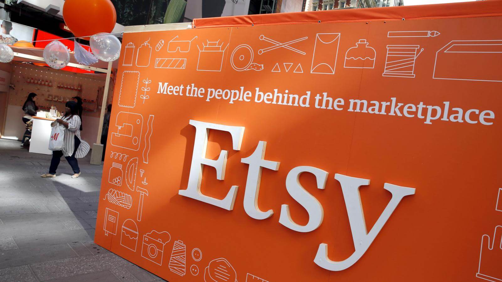 Торговые платформы — Etsy и Overstock. Источник: EVO.Business. Фото.