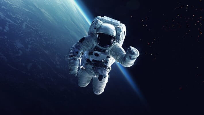 астронавт биткоин космос
