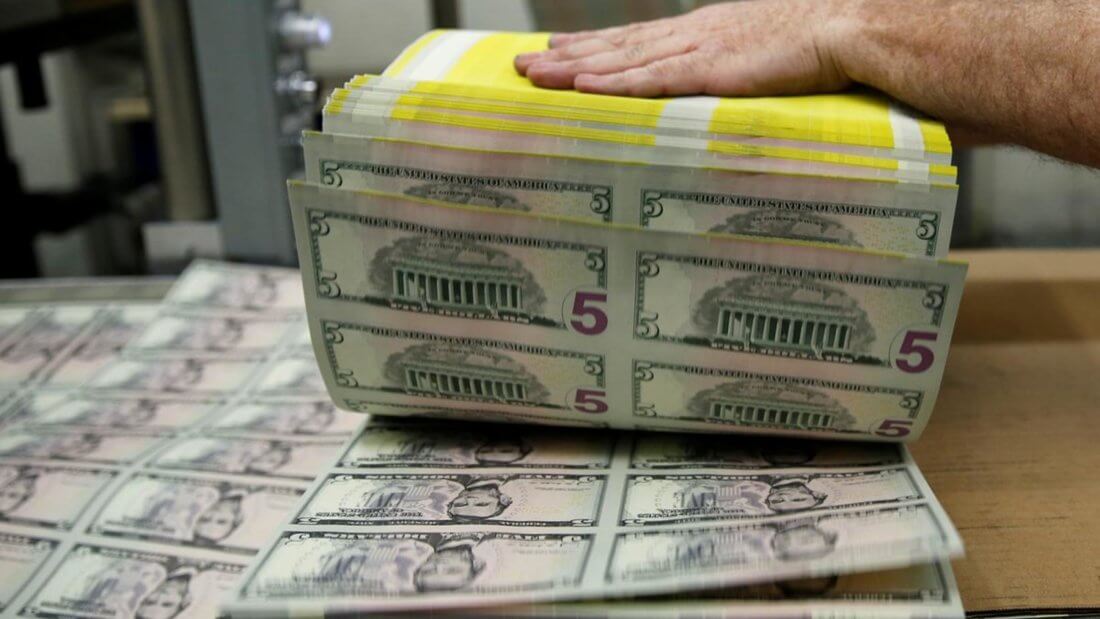 Журналисты Bloomberg рассказали о потере смысла обычных денег. Фото.