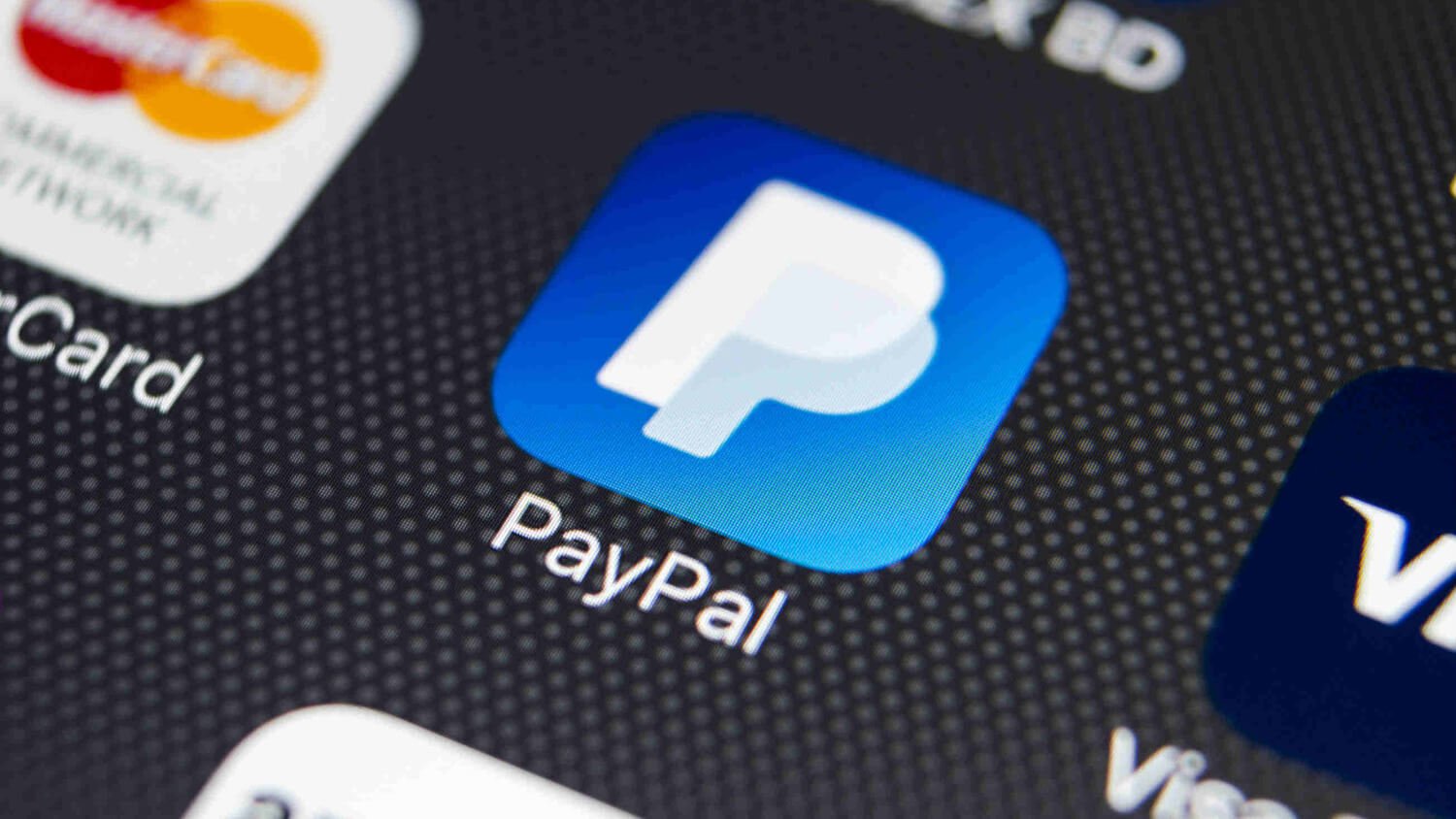 Где покупают криптовалюты. Логотип PayPal. Фото.