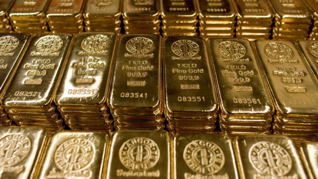 Инвестор рассказал, почему золота в портфолио должно быть больше , чем Биткоина. Фото.