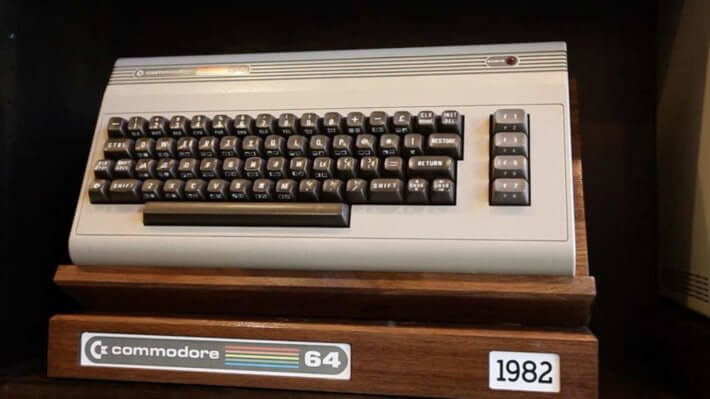 Commodore 64 майнинг компьютер