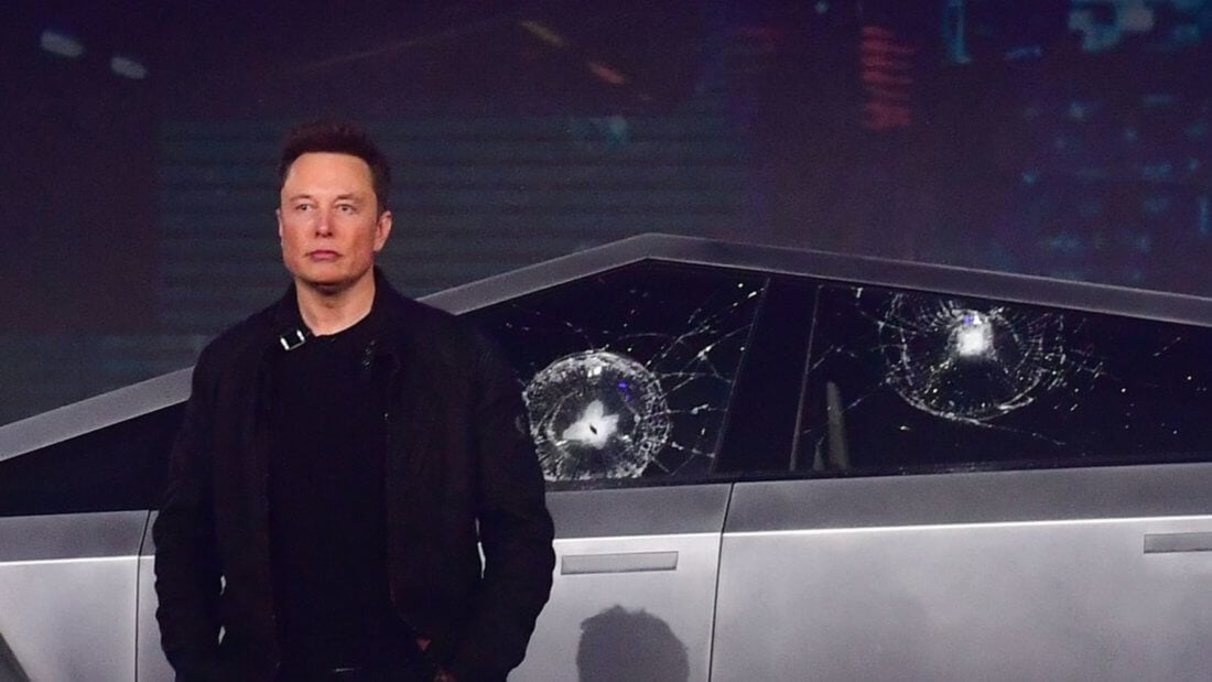 Почему решение Илона Маска прекратить принимать биткоины в Tesla является нелогичным? Фото.