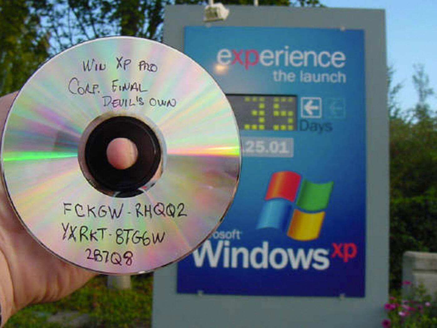 Microsoft работает с блокчейном. Пиратство времен Windows XP. Фото.