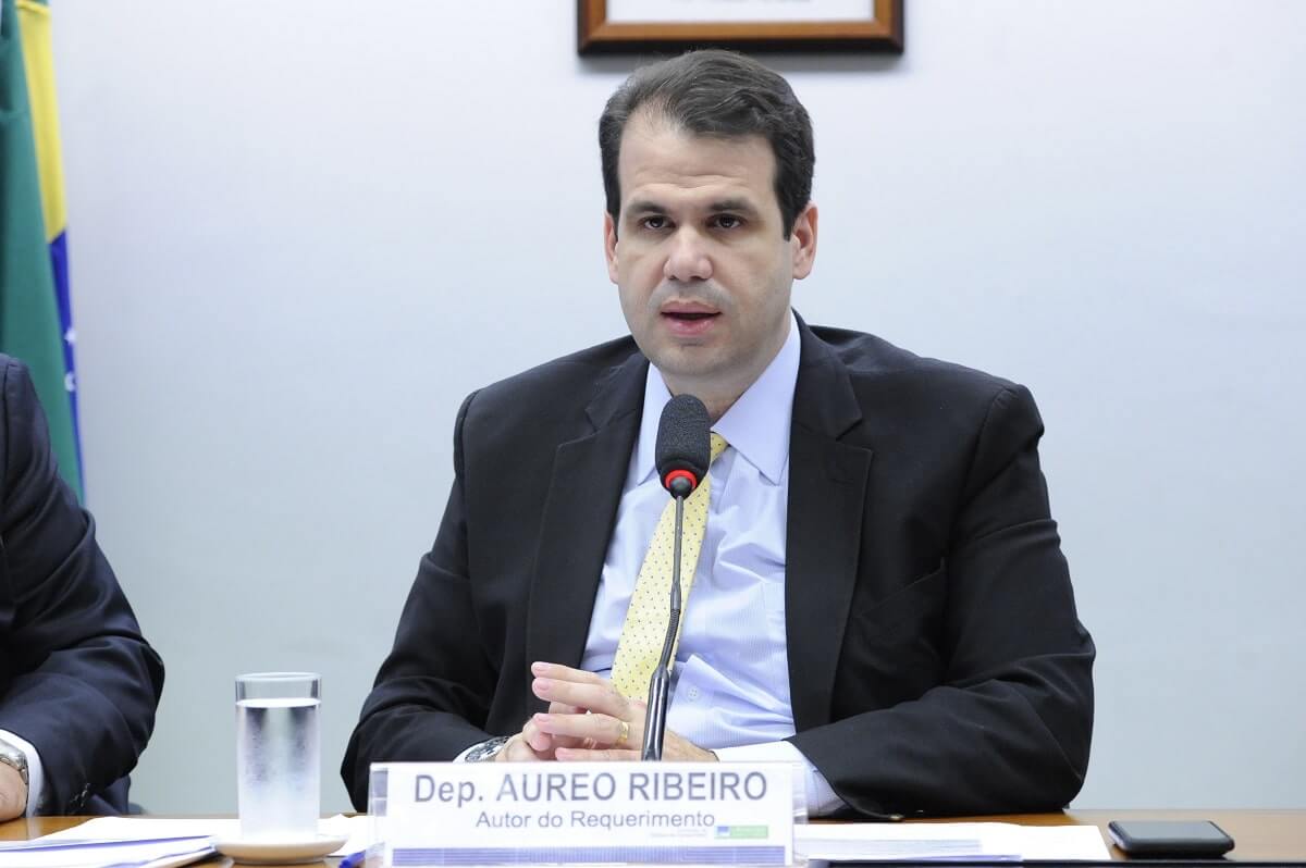 Аурео Рибейро Бразилия политика