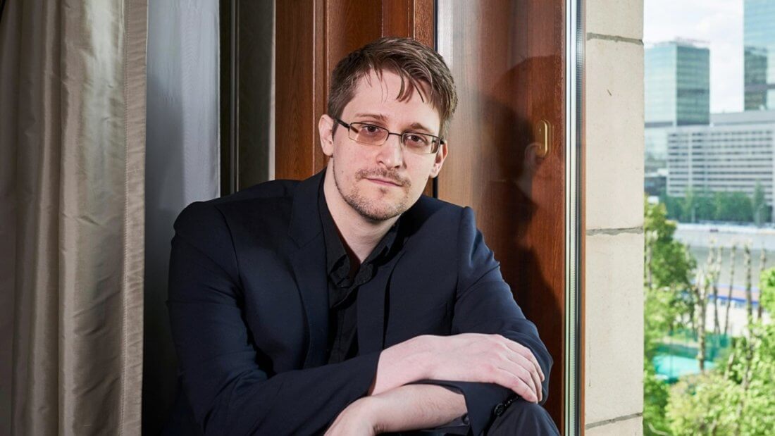 Эдвард Сноуден раскритиковал криптовалютный проект Worldcoin. Что ему не понравилось? Фото.