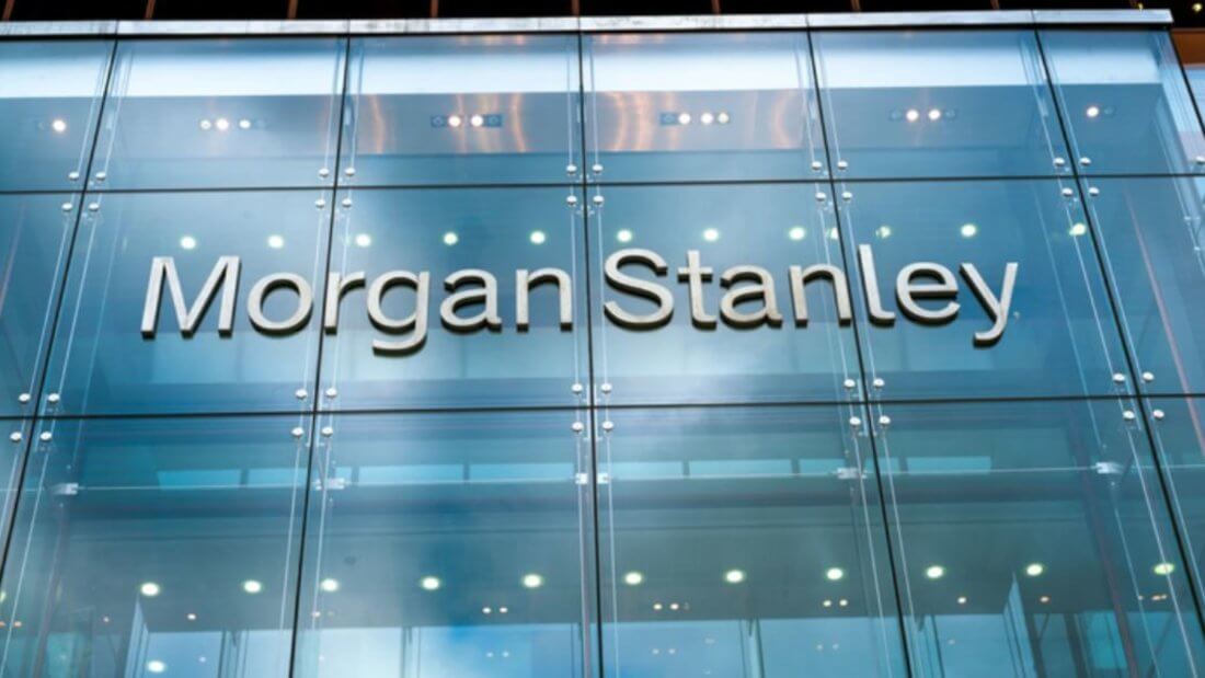 Банк Morgan Stanley увеличил свои инвестиции в Биткоин до 300 миллионов долларов. К чему это приведёт? Фото.