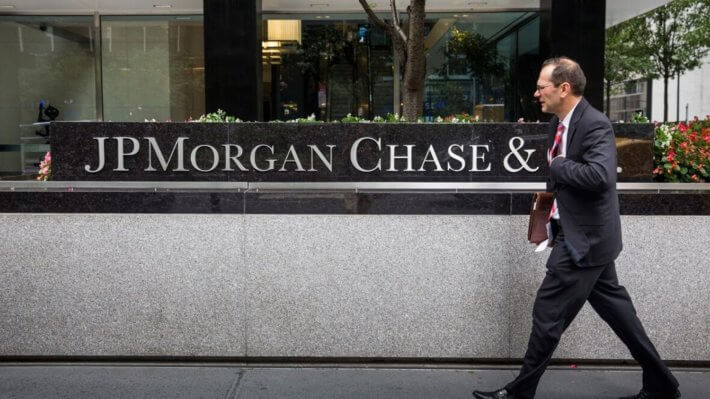 JPMorgan стал первым банком в виртуальном пространстве. Зачем? Фото.