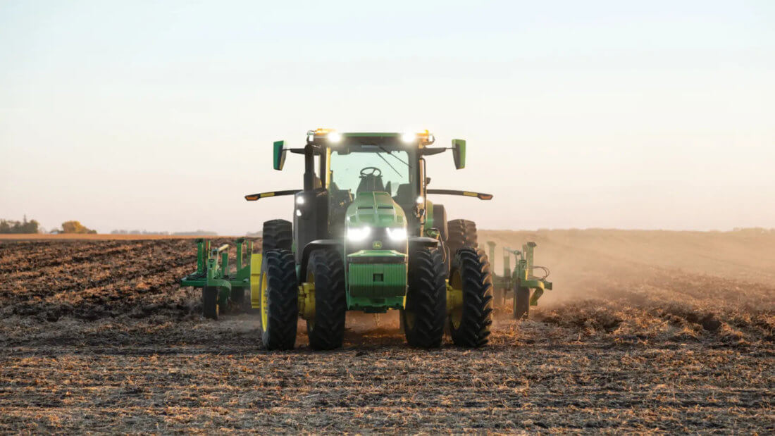 фермерство трактор поле