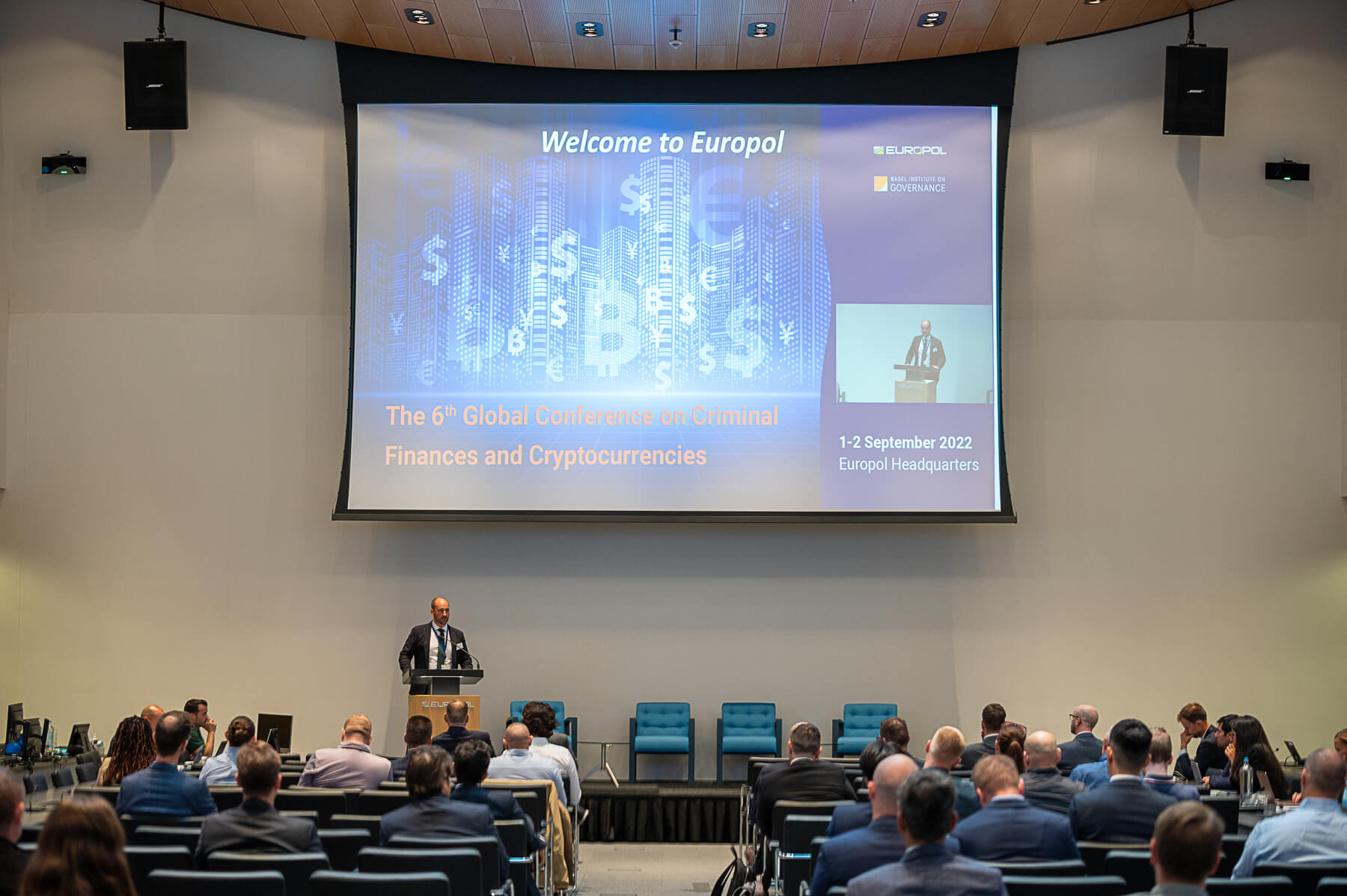 Как преступники используют криптовалюты? Фото с конференции. Фото.