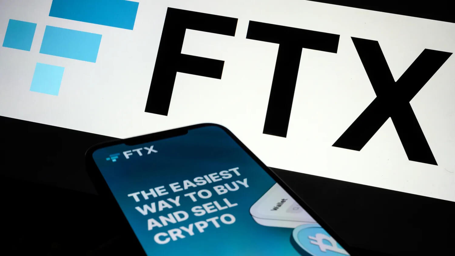 Что будет с Сэмом Банкманом-Фридом. Логотип криптовалютной биржи-банкрота FTX. Фото.