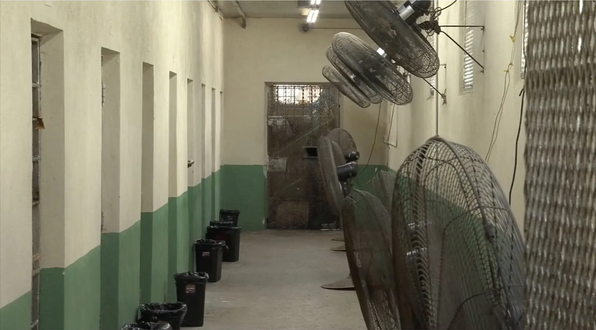 В какой тюрьме сидит Сэм Банкман-Фрид. Тюрьма Фокс-Хилл. Фото.