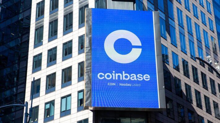 Криптовалютную биржу Coinbase обвинили в умышленном нарушении законов. Чем это грозит платформе? Фото.
