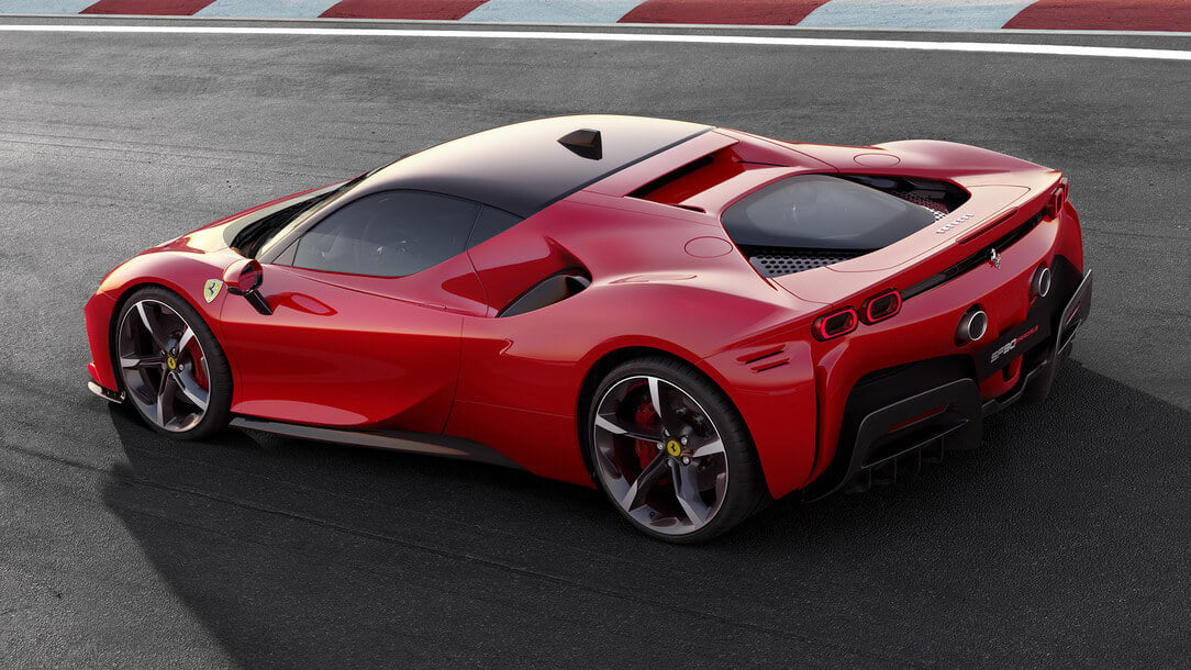 Какие автомобили можно купить за криптовалюту. Ferrari SF90 Stradale. Фото.