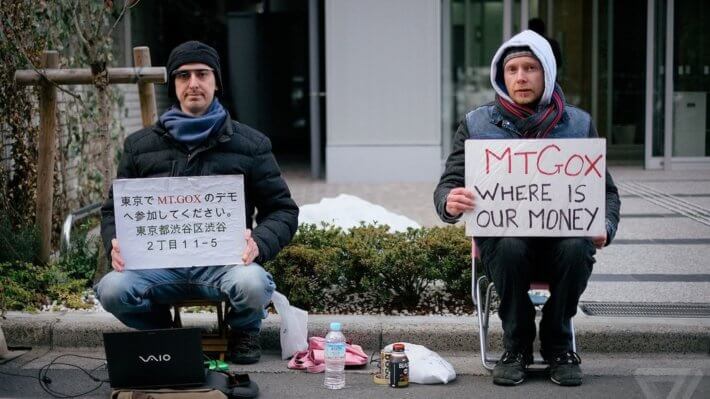 Криптобиржа-банкрот Mt. Gox начала рассылать выплаты пострадавшим пользователям. Как долго будет идти этот процесс? Фото.