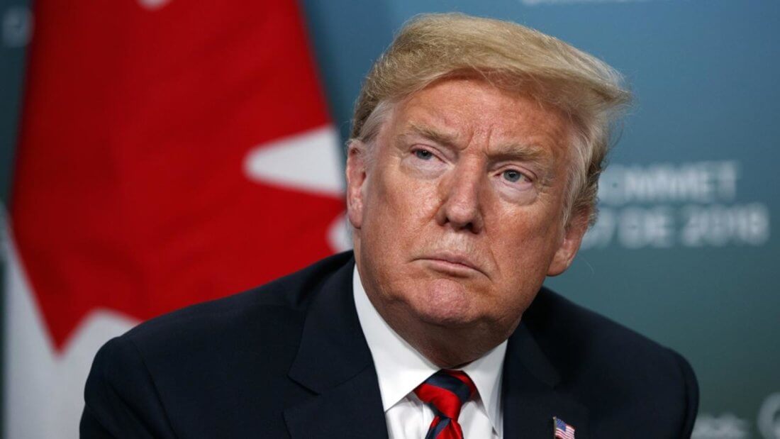 Дональд Трамп анонсировал запуск четвёртой серии собственных NFT. Что могут получить их покупатели? Фото.