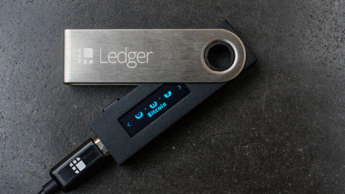 Мошенники отправляют письма владельцам кошельков Ledger, чтобы украсть их криптовалюту. Как не потерять деньги? Фото.