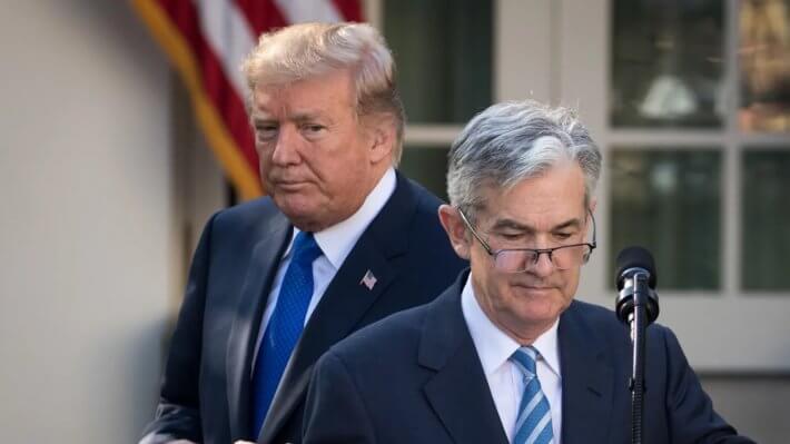 Что будет с Биткоином и другими криптовалютами, если Трамп добьётся увольнения председателя ФРС США? Фото.