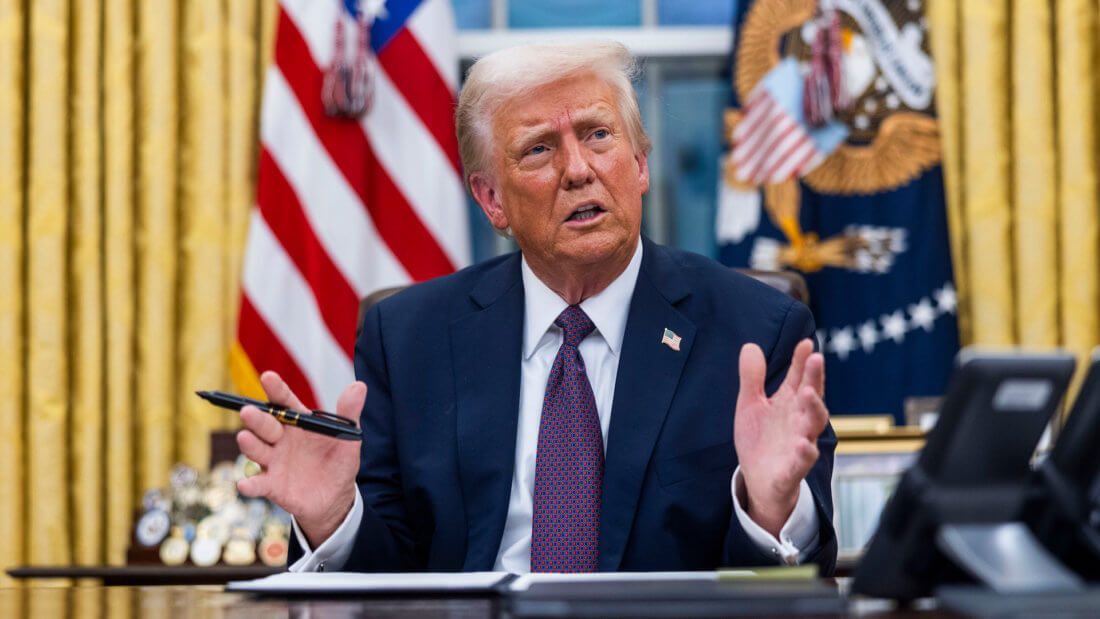 Дональд Трамп заявил, что не зарабатывает на своём мем-токене. Почему его ответ раскритиковали? Фото.