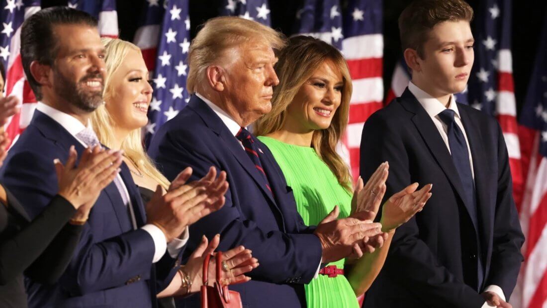 Криптовалютный проект семьи Трампа раскритиковали за недостаточную прозрачность. О чём идёт речь? Фото.