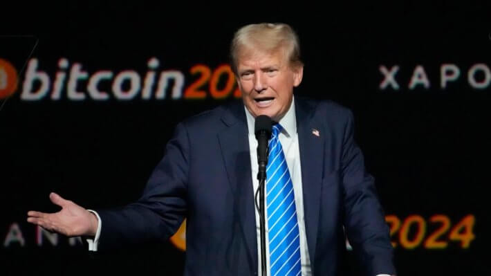 SEC одобрила создание Биткоин-резерва компанией Trump Media. Почему это важно? Фото.