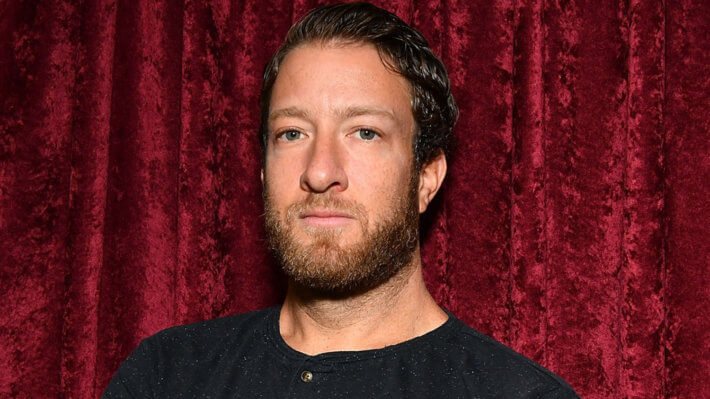 Основатель Barstool Sports снова потерял деньги на криптовалютах. Предприниматель продал XRP прямо перед ростом. Фото.