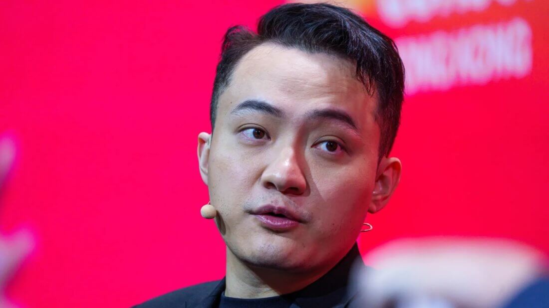 Основатель блокчейн-сети TRON подал в суд на Bloomberg за разглашение данных о его криптоактивах. О чём идёт речь? Фото.