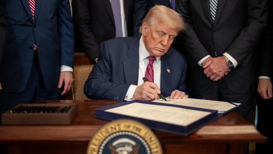 Трамп подпишет указ для защиты криптовалютных компаний от дебанкинга. Что это даст? Фото.